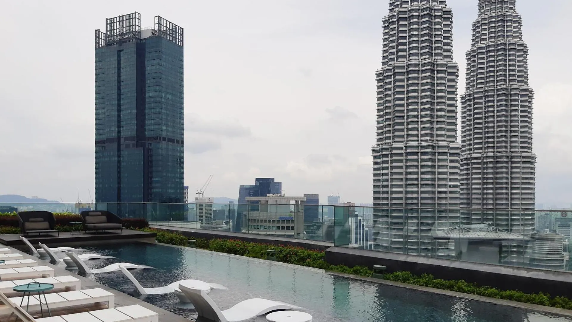 Klcc Star Suites By Bba クアラルンプール